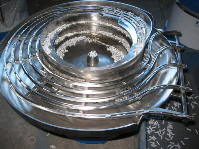 伍条轨道振动盘